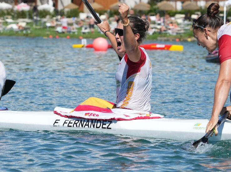 La palista emeritense Estefana Fernndez se proclama campeona del mundo con el K4 500