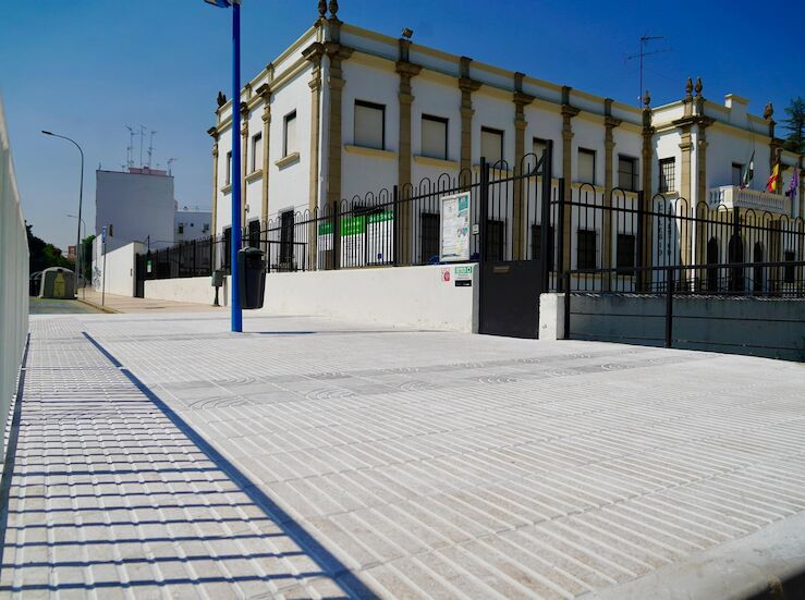 Ayuntamiento Badajoz refuerza seguridad vial en el entorno de varios centros educativos