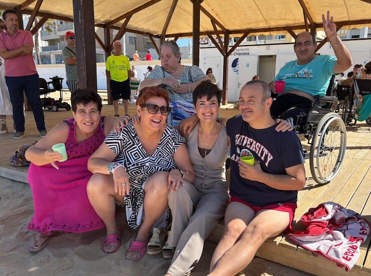 Unos 800 extremeos con discapacidad disfrutarn del chal de la Diputacin en Chipiona