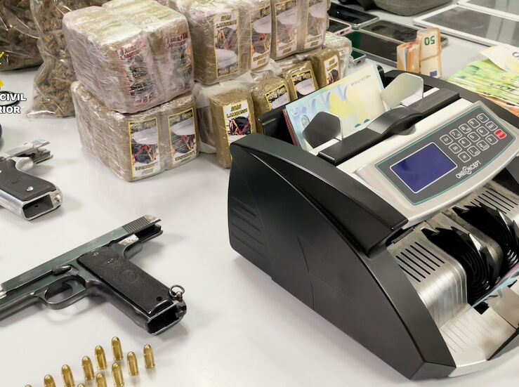 Dos detenidos armados en Badajoz por una veintena de robos en viviendas en Extremadura