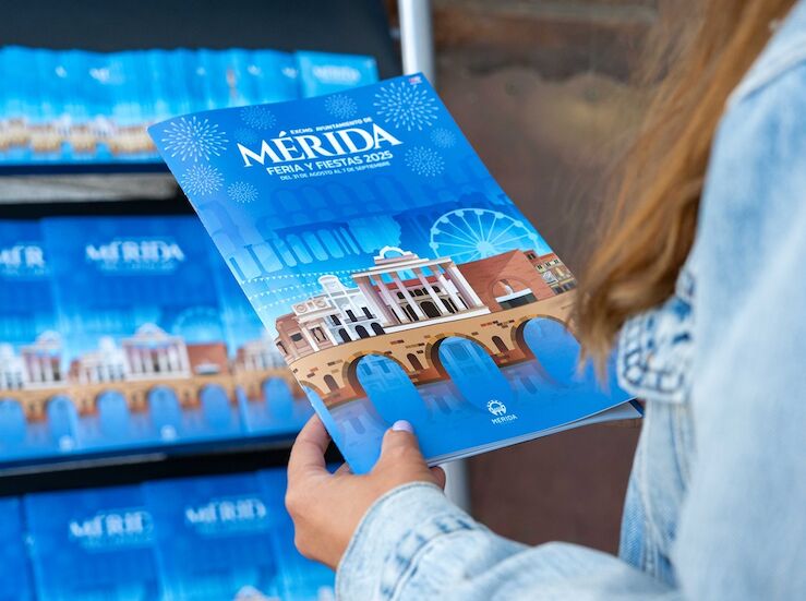 La revista de la Feria de Mrida se puede recoger desde este viernes en el Ayuntamiento