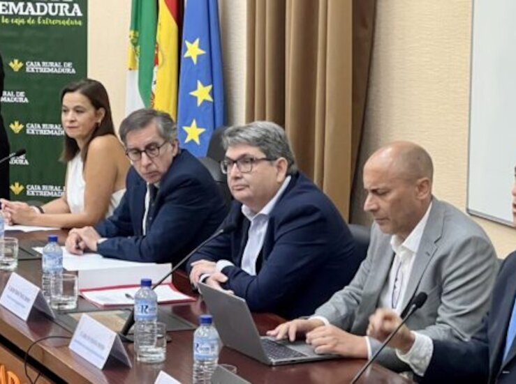 La UEx inaugura en Badajoz el I Congreso Nacional de Economistas INNOVAECO