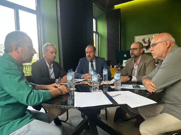 La Junta y Fedexcaza abordan los retos del sector y ultiman Feciex