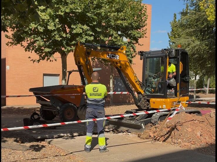 Consejera de Educacin concede 27 millones a la UEX para la mejora de sus instalaciones