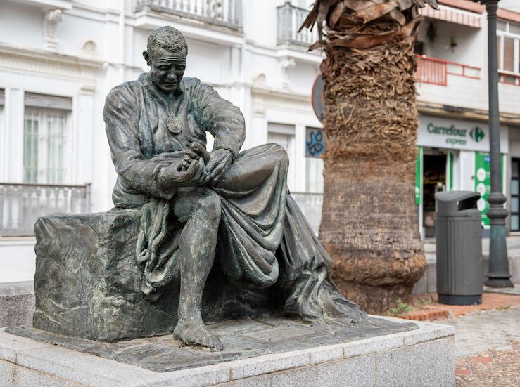 El Monumento al Cofrade de Mrida ser retirado para su restauracin 