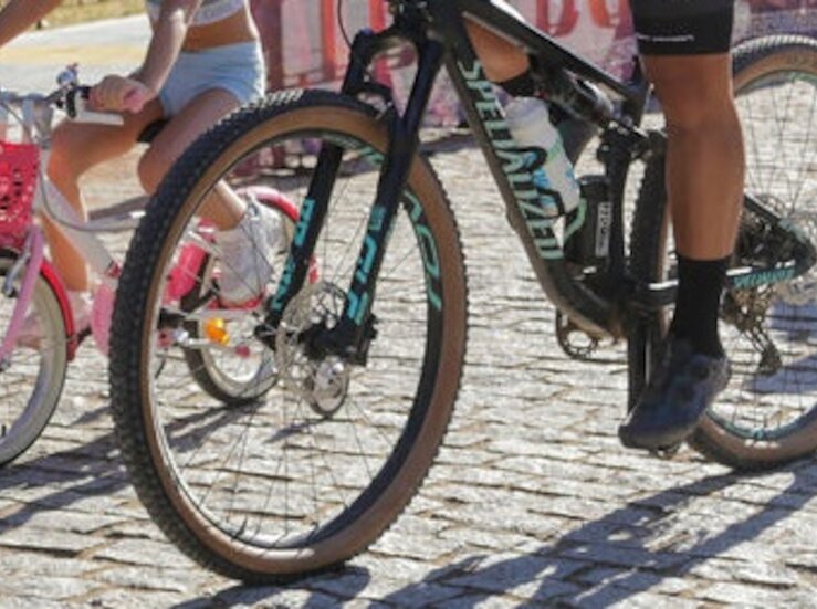 Asociacin Cvica de Badajoz propone campaa informativa para poner de moda la bicicleta