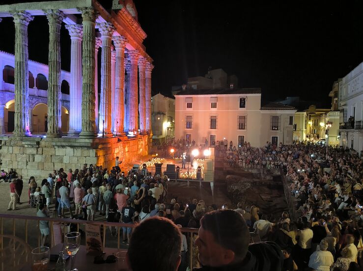 Miles de personas disfrutan de La Noche del Patrimonio en Mrida con ms de 70 propuestas