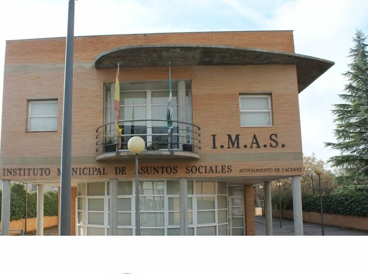 IMAS Cceres y Junta prorrogan contrato para servicio de orientacin de servicios sociales