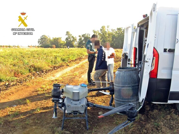 Sorprendido piloto que sobrevolaba un dron en zona restringida del aeropuerto de Badajoz