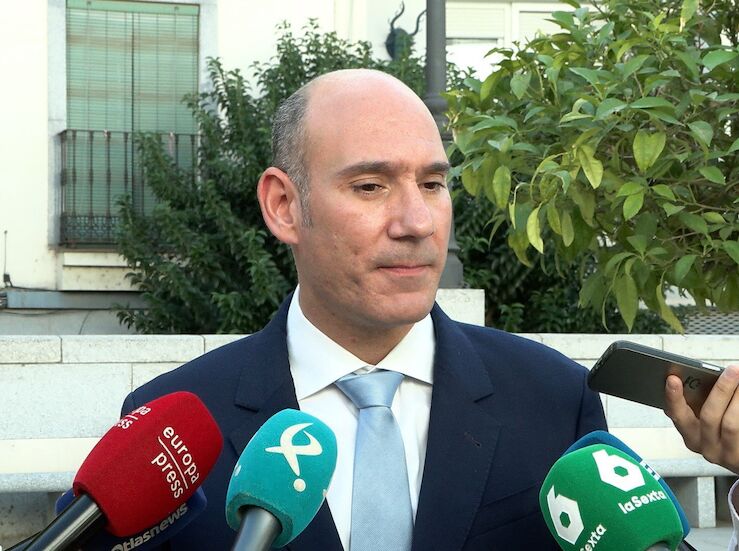 El PP insiste en que Gallardo tiene que dimitir por su ridculo constante 