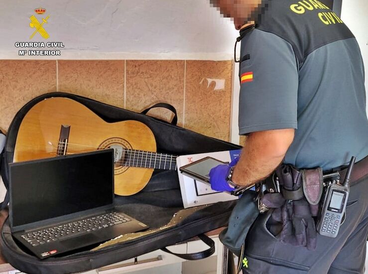 Detenido un vecino de Alconchel por robar en el colegio y en el centro social 