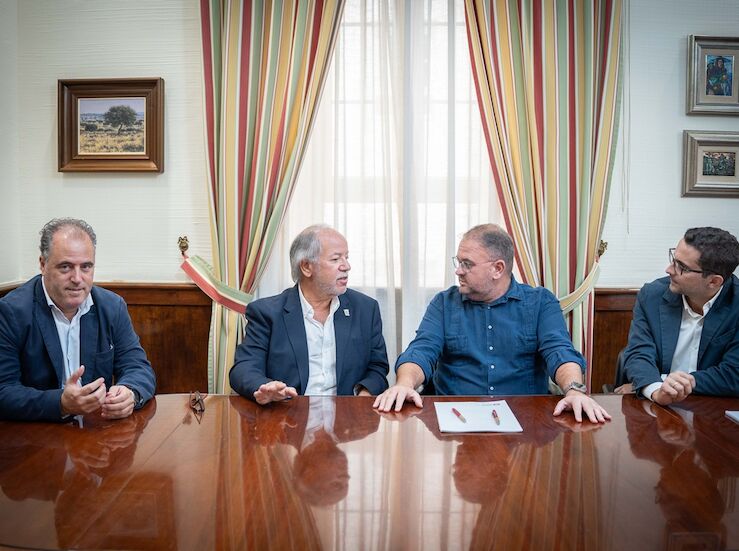 Ayuntamiento Mrida cede 15 aos el Estadio Jos Fouto a la AD Mrida y aumenta patrocinio