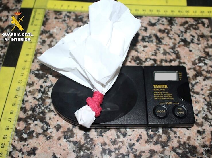 Detenida una mujer por regentar un activo punto de venta drogas en su viviend de Moraleja