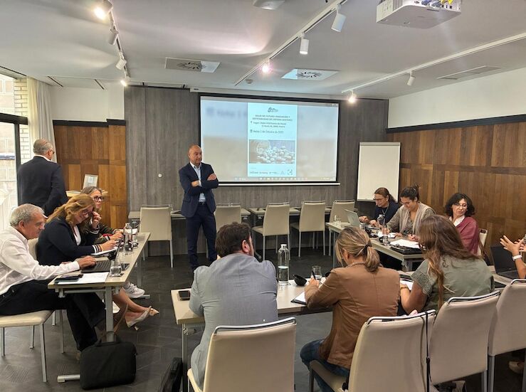 Asedef y CCAA analizan cmo combinar innovacin y sostenibilidad en medicamentos