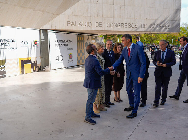 Pedro Snchez considera un acierto elegir Cceres para la V Convencin de Turespaa