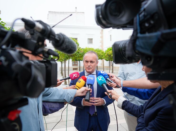 Profundo malestar de Junta tras visita de Snchez a Extremadura con las manos vacas