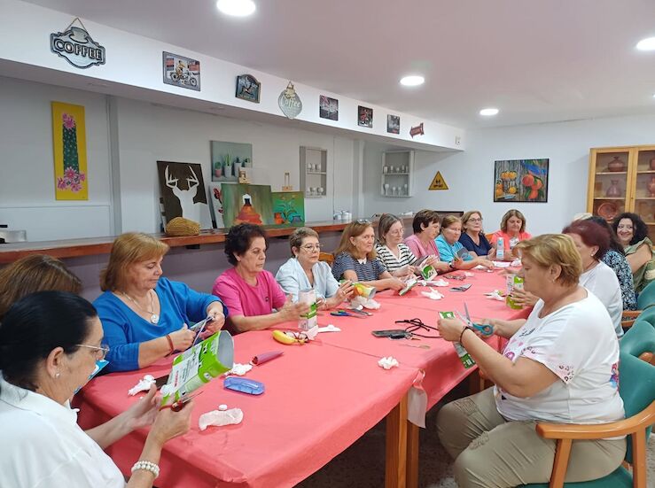 200 mayores de provincia Badajoz en talleres de Promedio sobre reciclaje y reutilizacin