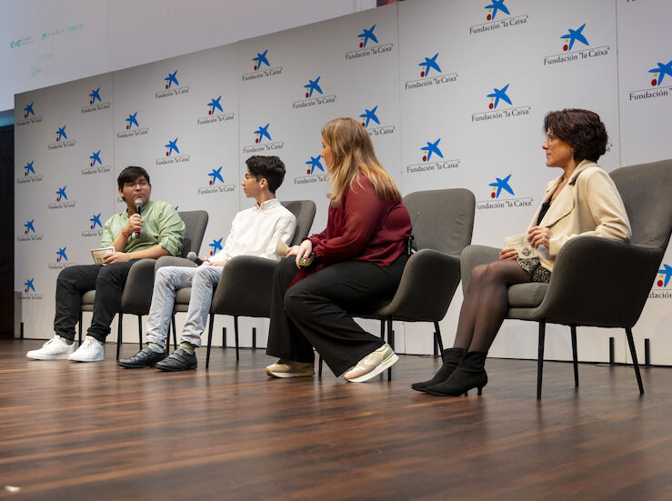 Dos centros de Extremadura participan en el congreso nacional de La Bsica En Red