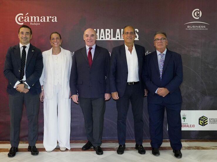 xito del encuentro HABLAMOS de la Cmara con Luis Galindo en Almendralejo