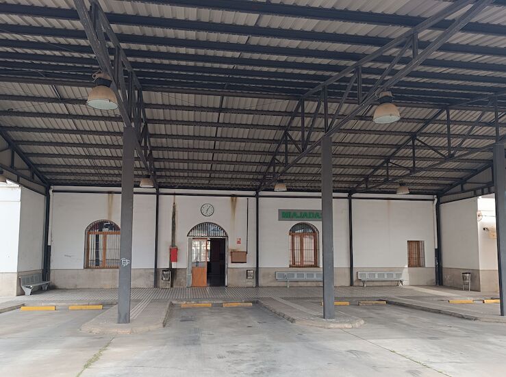 La Junta invierte casi 50000 euros en mejoras en la estacin de bus de Miajadas 