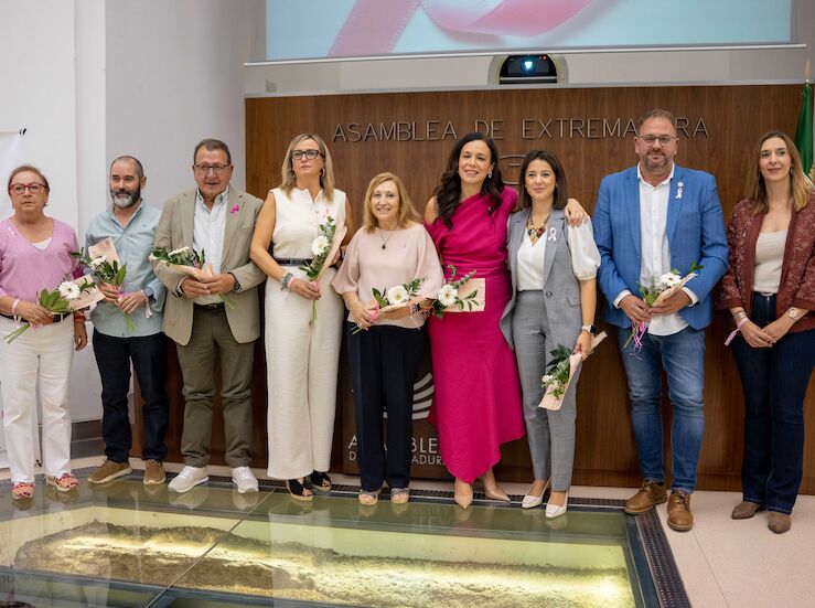 Ayuntamiento de Mrida muestra su compromiso con la AOEx en la prevencin del cncer