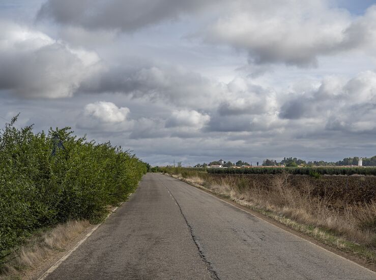 CHG y Diputacin suscriben un convenio para acondicionar carretera de Barbao a la EX328