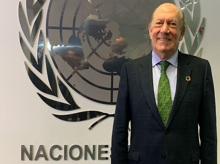 Entre dos mundos la historia de Antonio Surez Gutirrez