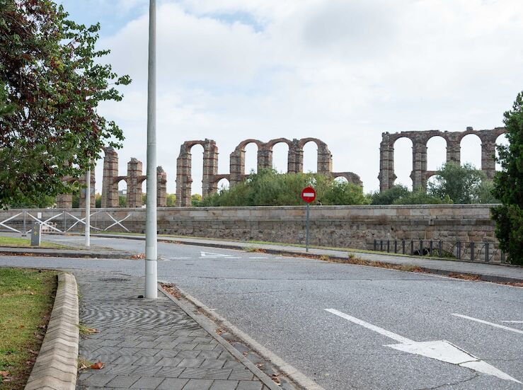 Licitada construccin de una glorieta de acceso a la barriada de San Bartolom en Mrida