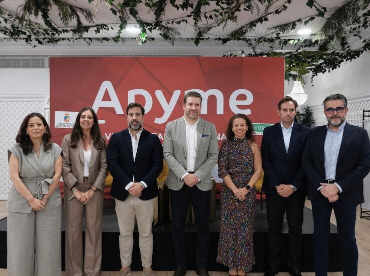 La Junta destaca la importancia de la formacin innovacin y liderazgo empresarial 