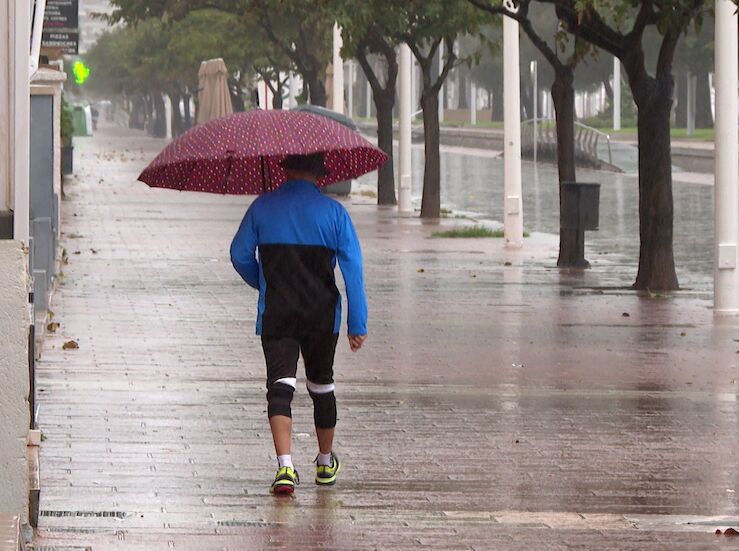 El 112 eleva a nivel naranja el aviso por lluvias en el norte de Cceres