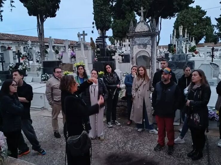 Mrida sepulcral realizar visitas guiadas al cementerio todos los sbados de noviembre 