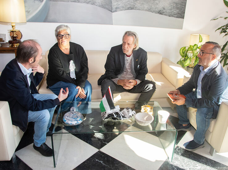 Luis Pastor llevar a aulas la historia en verso de la represin franquista en Extremadura