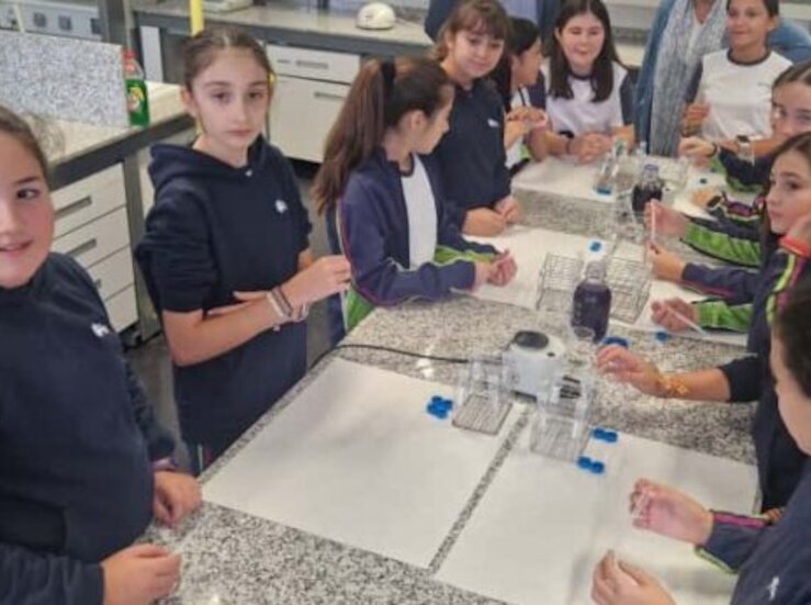 Alumnos 5 y 6 de Primaria en jornadas de divulgacin cientfica en los campus de la UEx