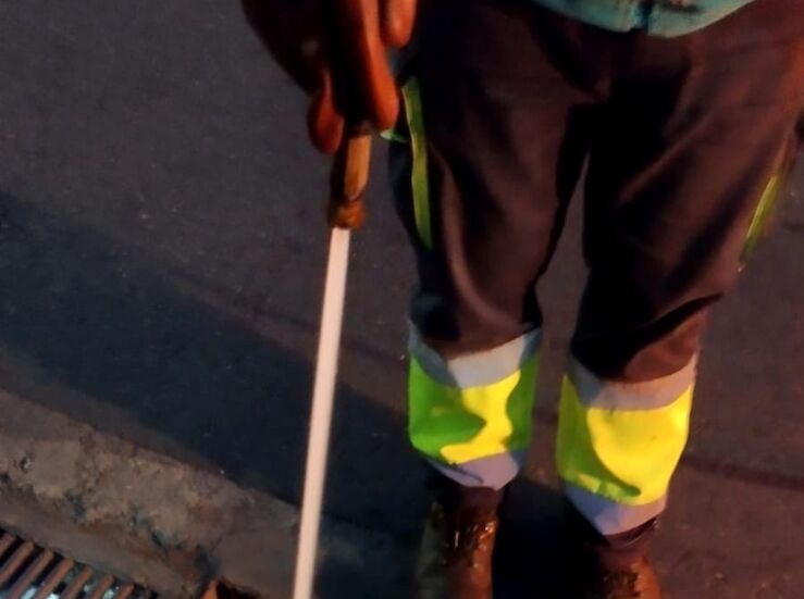 El Ayuntamiento de Cceres contina reforzando la limpieza de arquetas e imbornales 