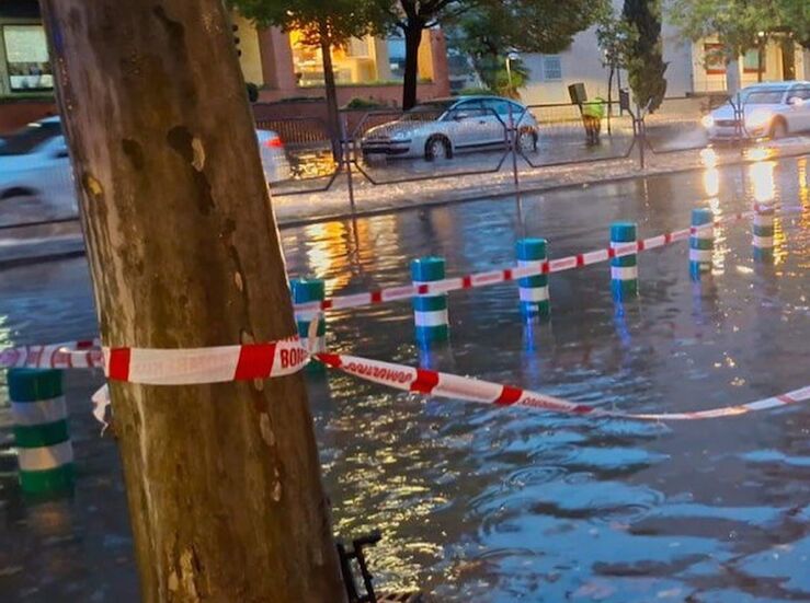 Los bomberos de la Diputacin atienden varias incidencias por fuertes lluvias y viento