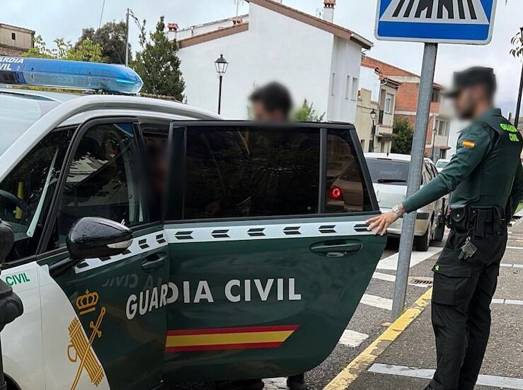 Don detenidos por un robo con fuerza en un establecimiento hostelero en Jerte