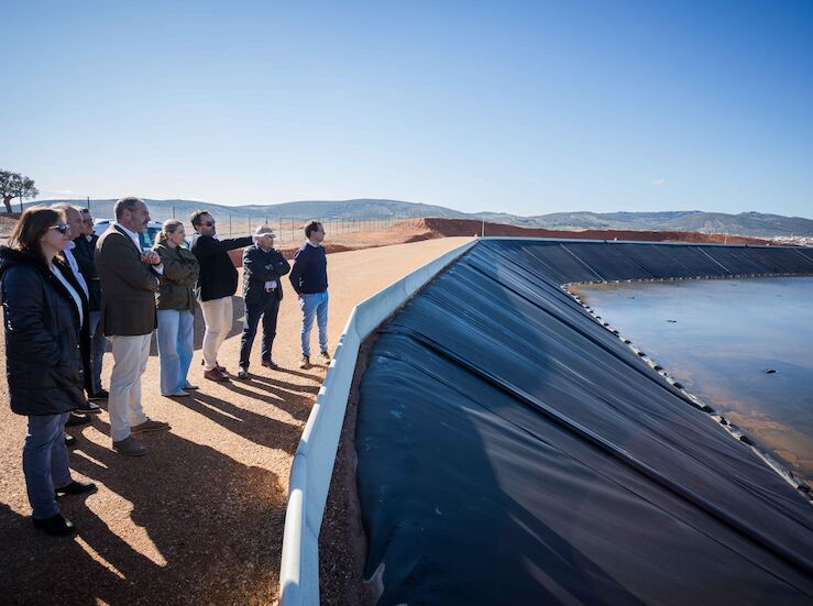 La Presidenta de la Junta subraya la importancia del regado de Monterrubio de la Serena