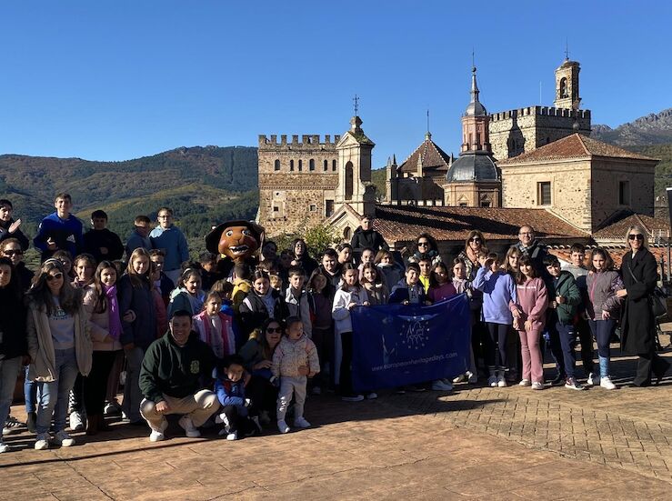 Escolares y profesores Geoparque Villuercas Ibores Jara guardianes de caminos a Guadalupe