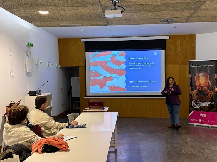 Escuela de Comercio de Cceres inicia formacin para mejorar la competitividad del sector
