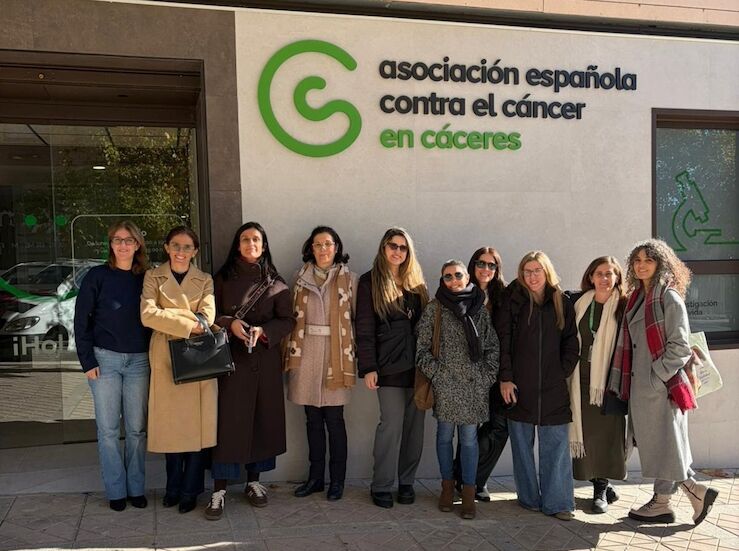 La AECC de Cceres traslada sus servicios a una nueva sede en el barrio del Per