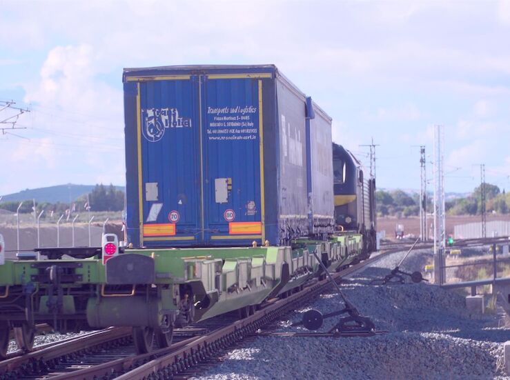 Adif realiza con xito simulacin comercial de Autopista Ferroviaria MadridExtremadura