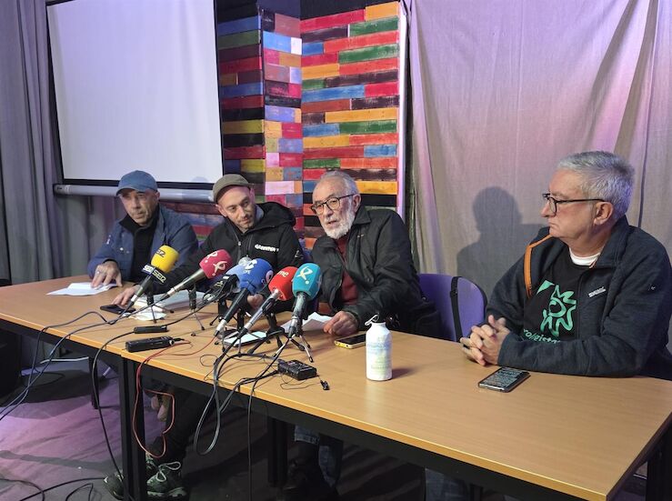 Campaa de Adenex Ecologistas y Greenpeace contra la prrroga de la vida til de Almaraz