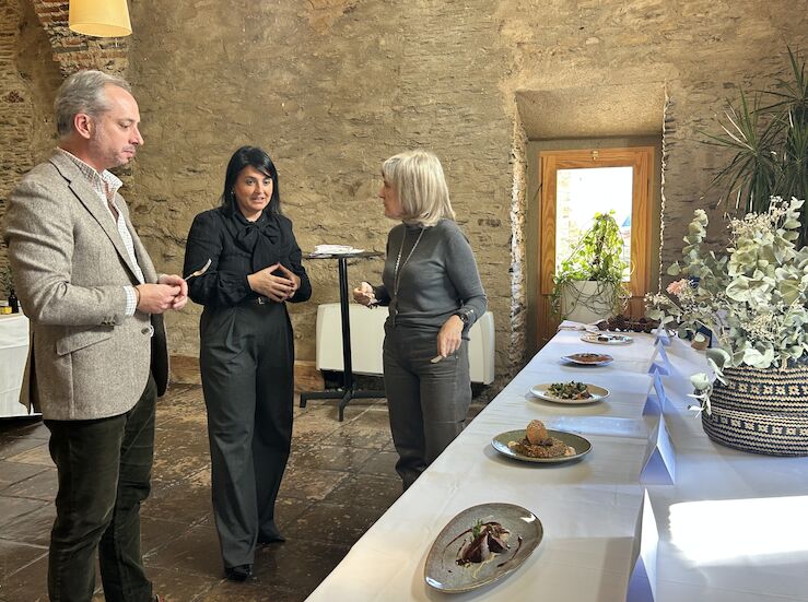 La Red de Hospederas de Extremadura estrena men de caza en pro del turismo de otoo