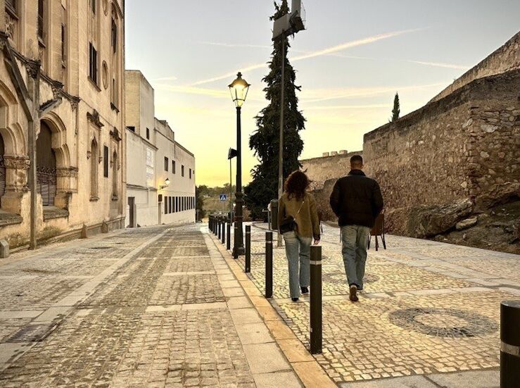 El acceso a la plaza de San Jos de Badajoz reabre tras su remodelacin