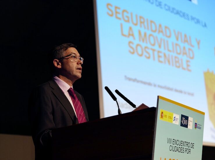 En Badajoz ciudades espaolas sellan su compromiso con una movilidad segura y sostenible