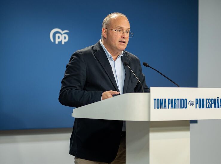 Tellado tacha a Gallardo de candidato de paja de Snchez y augura al PSOE un desastre 