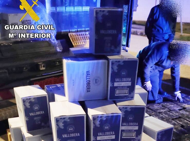 Tres detenidos cuando sustraan mil botellas de vino en polgono industrial de Monesterio