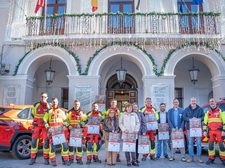 Cuerpo de Bomberos de Mrida protagoniza calendario solidario a beneficio de AfibroMrida