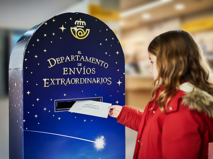 Correos instala buzones mgicos en 12 oficinas de Extremadura para enviar cartas navideas