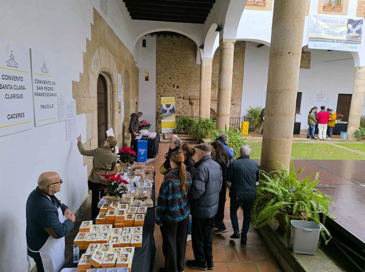 La I Feria Monacal de Cceres cierra con la venta del 90 de sus existencias